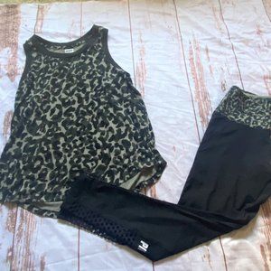 Pink Athleisure outfit-green/black camo sz Medium